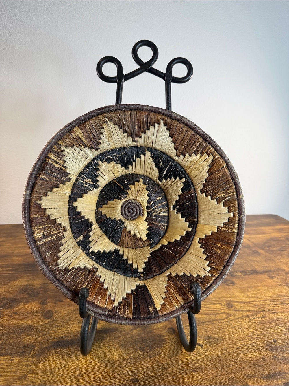 Vintage Native American Handwoven Decorative Wall Basket - Brown & Natural